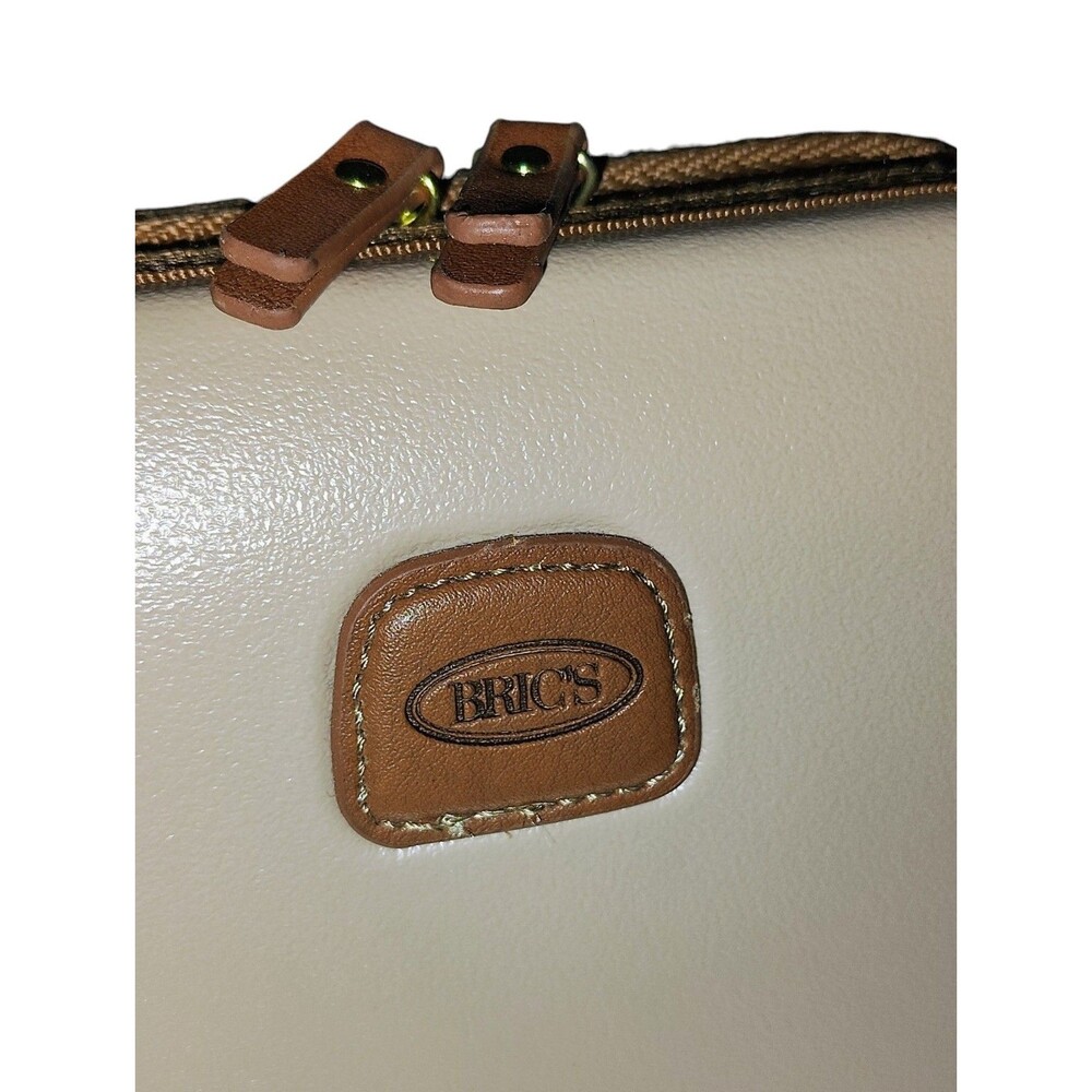 New BRICS Hard Shell Toiletry Bag Beige Qatar Airways     57 - Picture 8 of 10